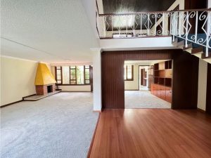 CASA DUPLEX en arriendo para OFICINA o CONSULTORIO 330MT2 Rincon del Chico Bogota