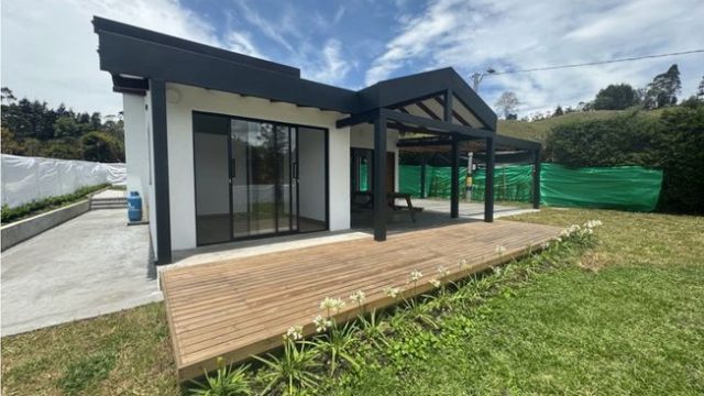 Casa-campestre-en-arriendo-Rionegro-Sector-Batallon-Juan-del-Corral-Antioquia-3