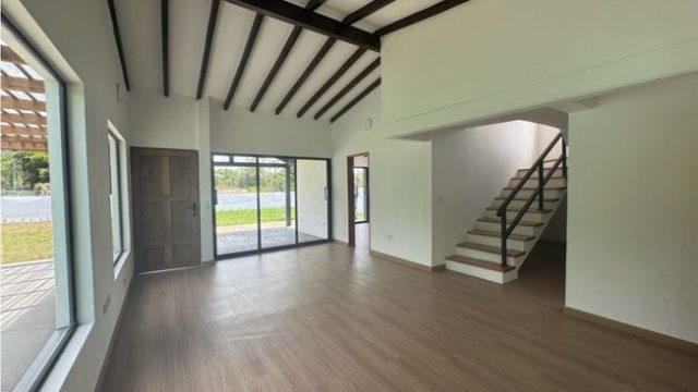 Casa-campestre-en-arriendo-Rionegro-Sector-Batallon-Juan-del-Corral-Antioquia-6