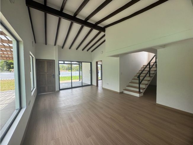 Casa-campestre-en-arriendo-Rionegro-Sector-Batallon-Juan-del-Corral-Antioquia-6