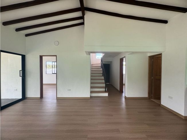 Casa-campestre-en-arriendo-Rionegro-Sector-Batallon-Juan-del-Corral-Antioquia-7