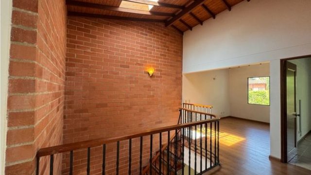 Casa-en-arriendo-en-Envigado-Sector-Cumbres-La-Inmaculada-Envigado-Antoquia-3