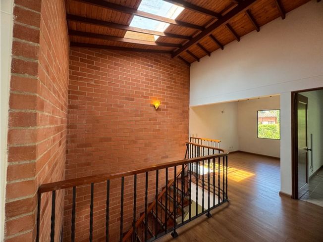 Casa-en-arriendo-en-Envigado-Sector-Cumbres-La-Inmaculada-Envigado-Antoquia-3
