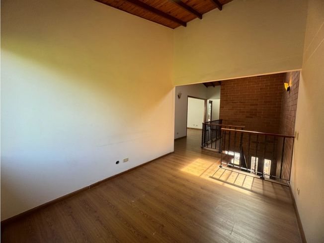 Casa-en-arriendo-en-Envigado-Sector-Cumbres-La-Inmaculada-Envigado-Antoquia-4