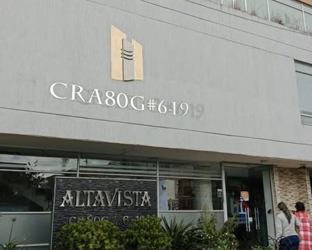 559657902_10236676942555859_7911265472489664733_n