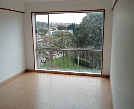 584737898_122159465000843880_587398495321763139_n