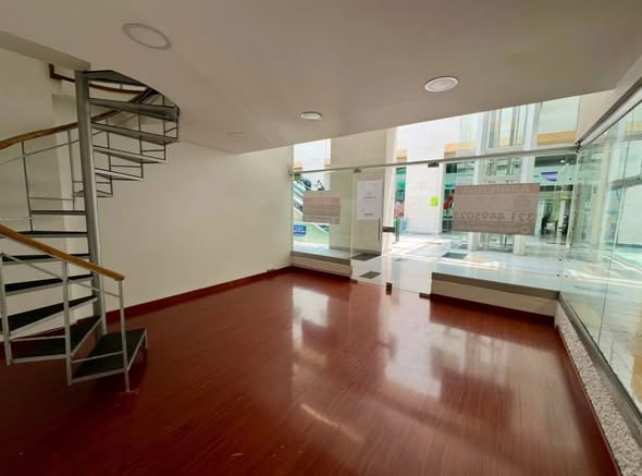 594953776_10239943622637115_3191667443324932432_n-1